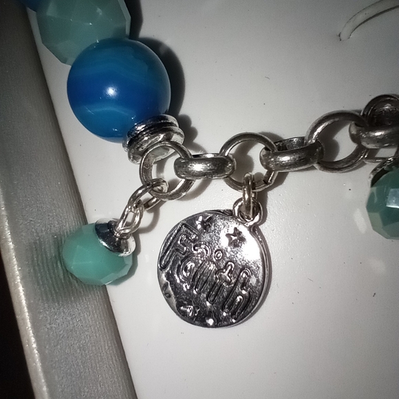 New Stone Faith Bracelet - Picture 4 of 5